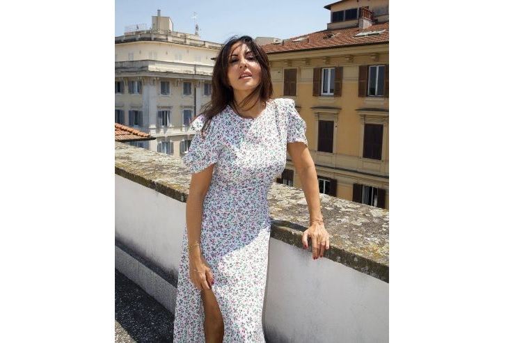 Sabrina Ferilli vestito fascino intramontabile