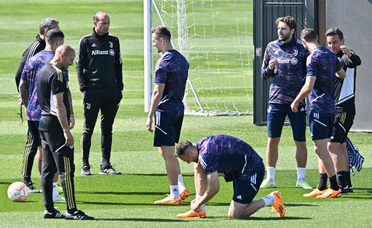 Massimiliano Allegri dirige l'allenamento