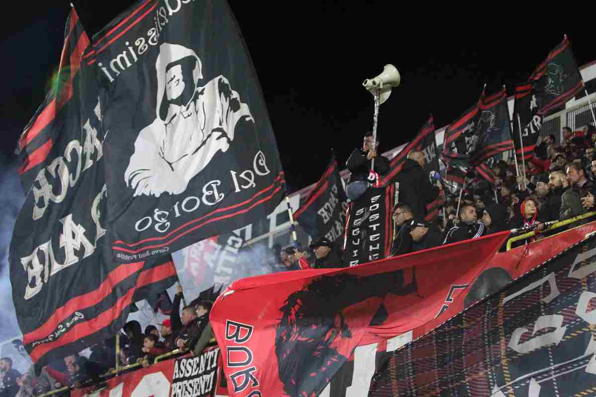 Tifosi Foggia furiosi con la società