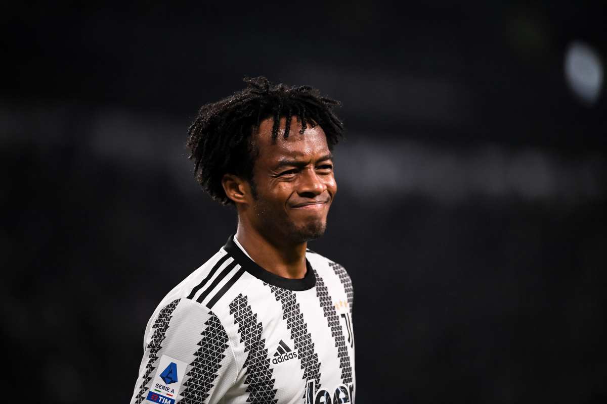 cuadrado inter protesta tifosi