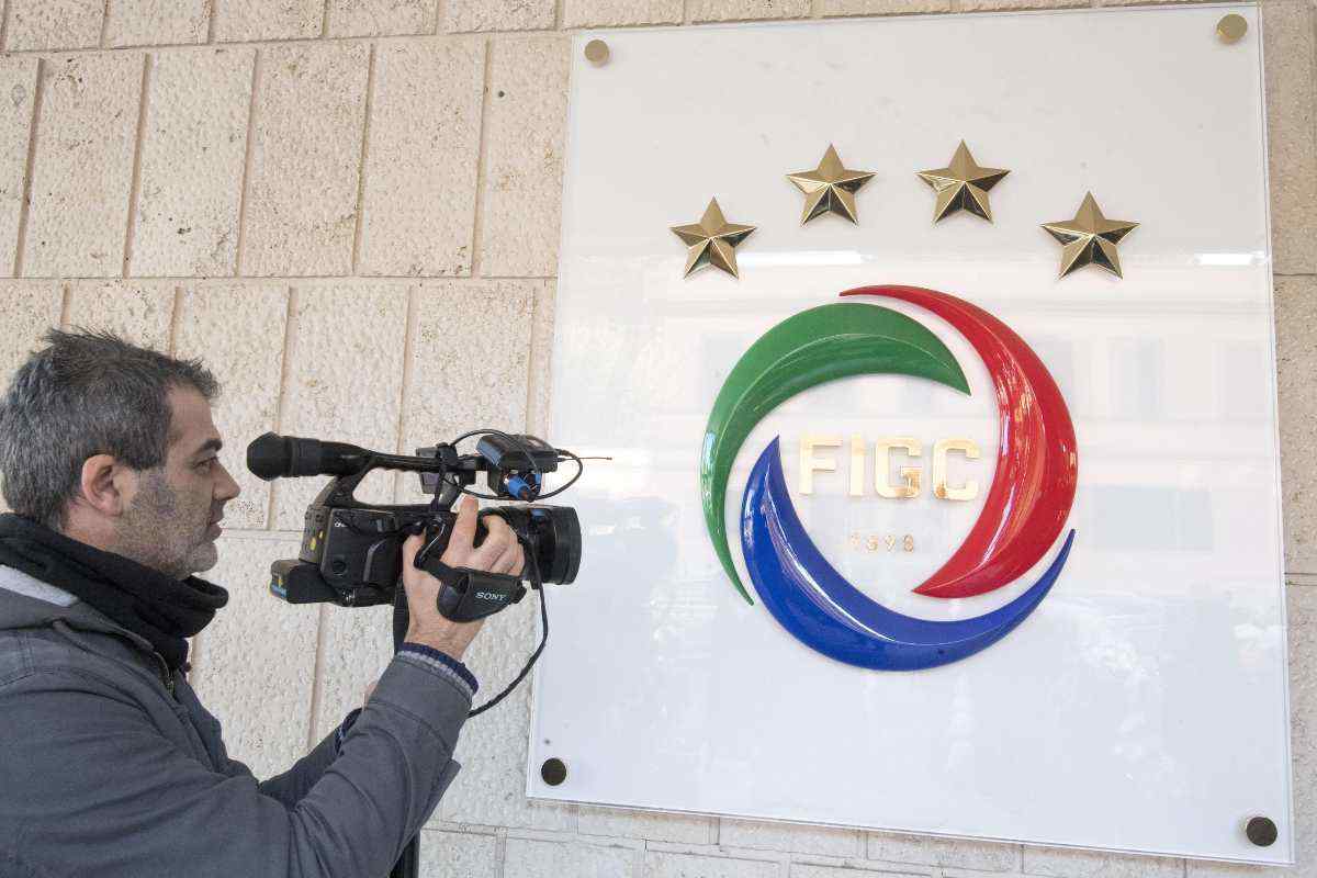 La FIGC inguaia il club