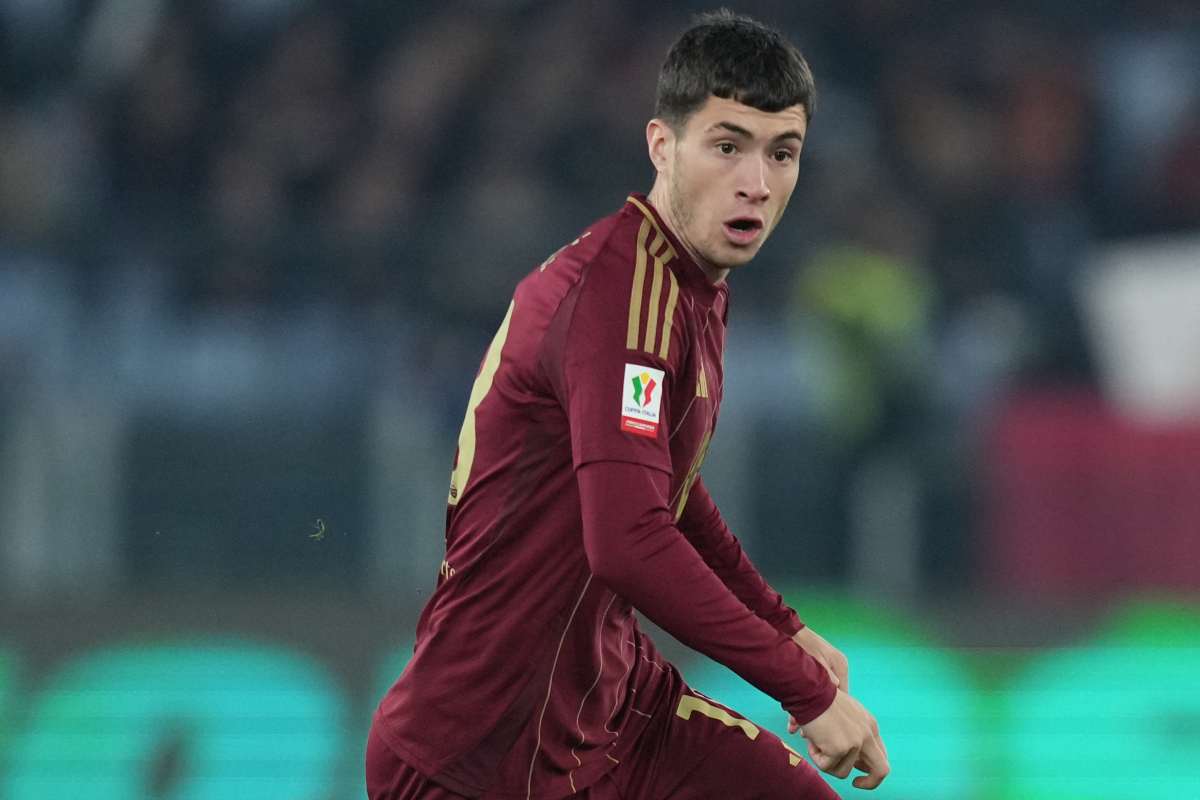 Matias Soulè in campo con la Roma