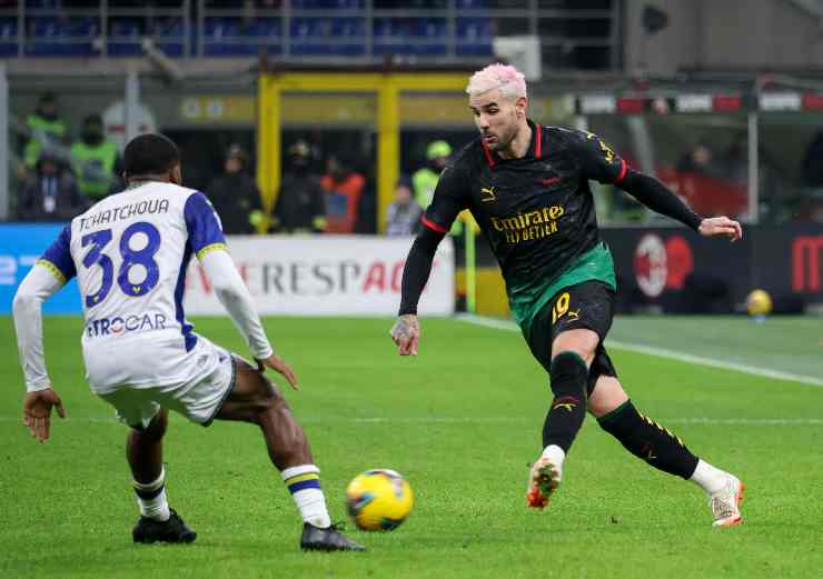 theo scambia il pallone